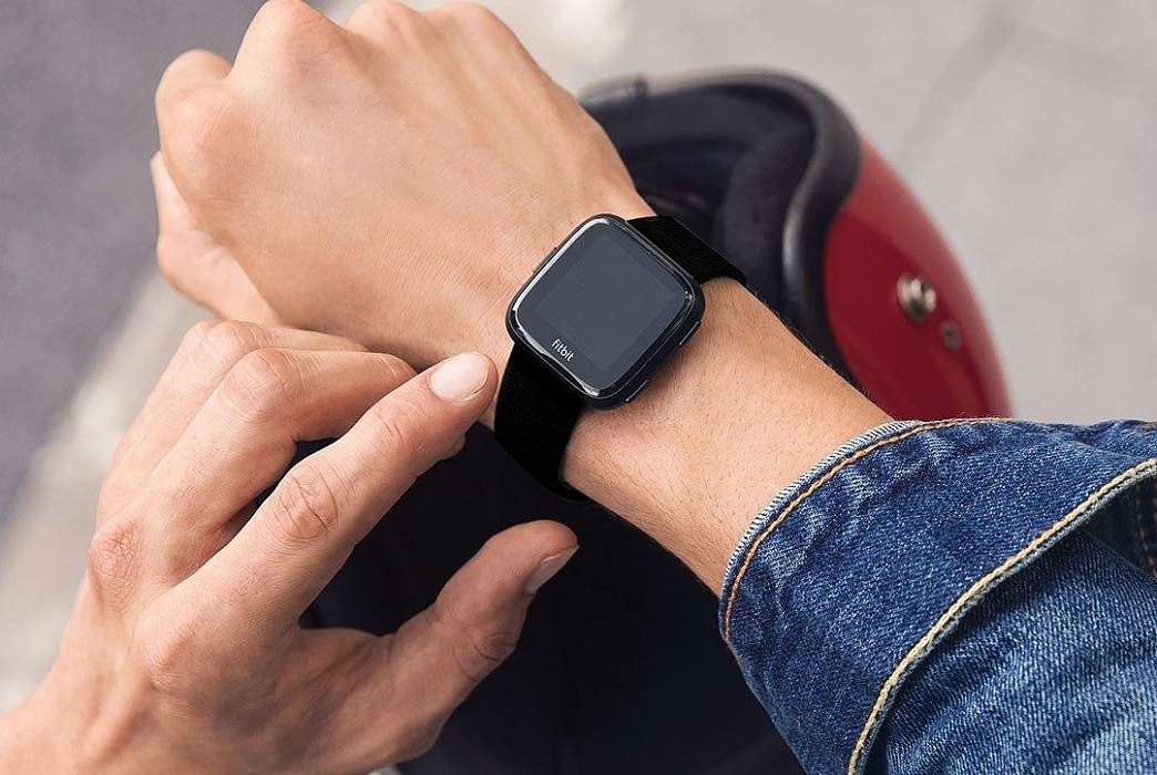 Умные часы Fitbit Versa Health & Fitness FB505GMBK (Black) купить в интернет-магазине icover