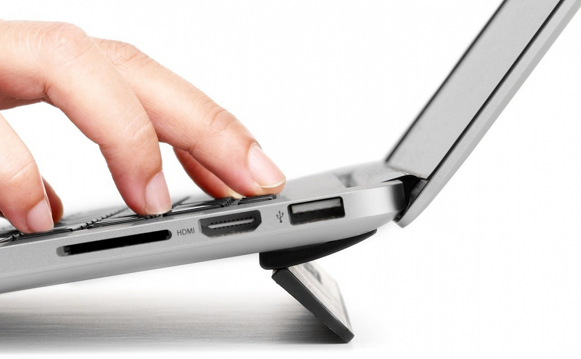 Подставка Bluelounge Kickflip (BLUKF-15-BL) для MacBook Pro 15 (Black) купить в интернет-магазине icover