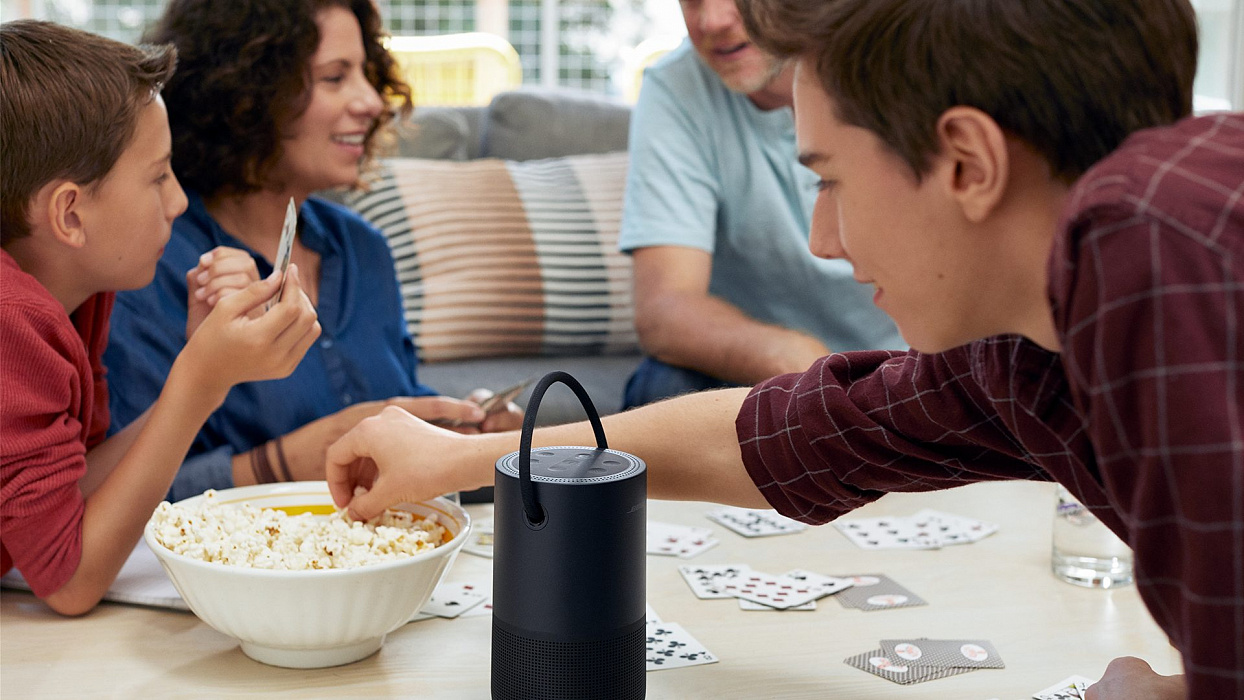 Портативная акустика Bose Portable Home Speaker 829393-2300 (Lux Silver) купить в интернет-магазине icover