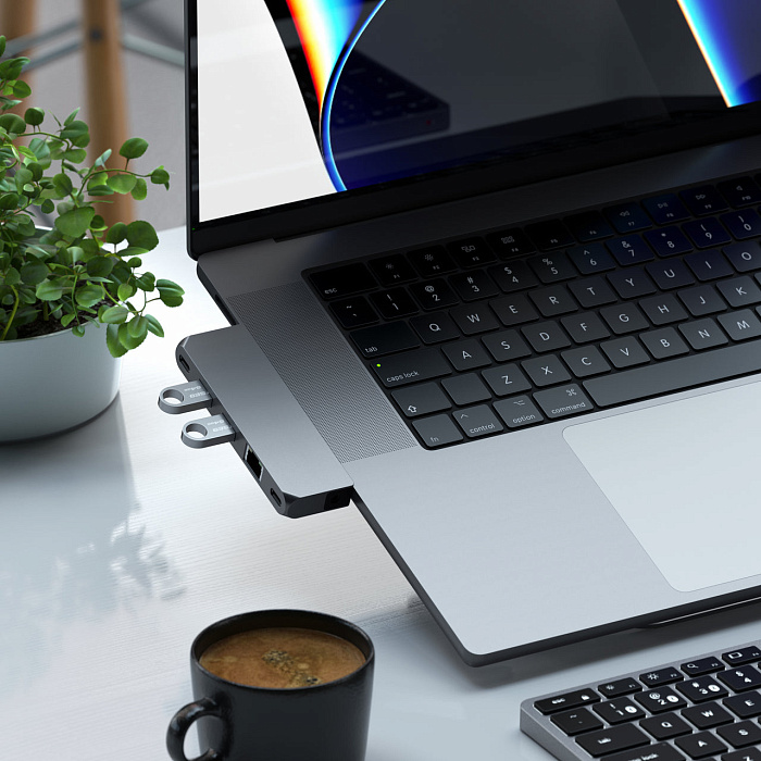 USB-концентратор Satechi USB-C Pro Hub Mini ST-UCPHMIM для MacBook Pro 2021 (Space Grey) купить в интернет-магазине icover