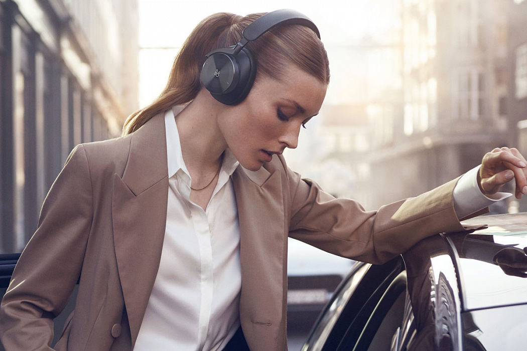 Беспроводные наушники Bang & Olufsen Beoplay H95 (Black/Engraved) купить в интернет-магазине icover