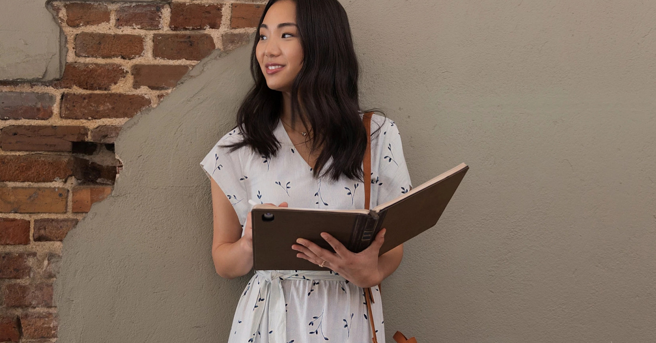 Чехол-книжка Twelve South BookBook Vol 2 для iPad Pro 12.9'' 2018 (Brown) купить в интернет-магазине icover