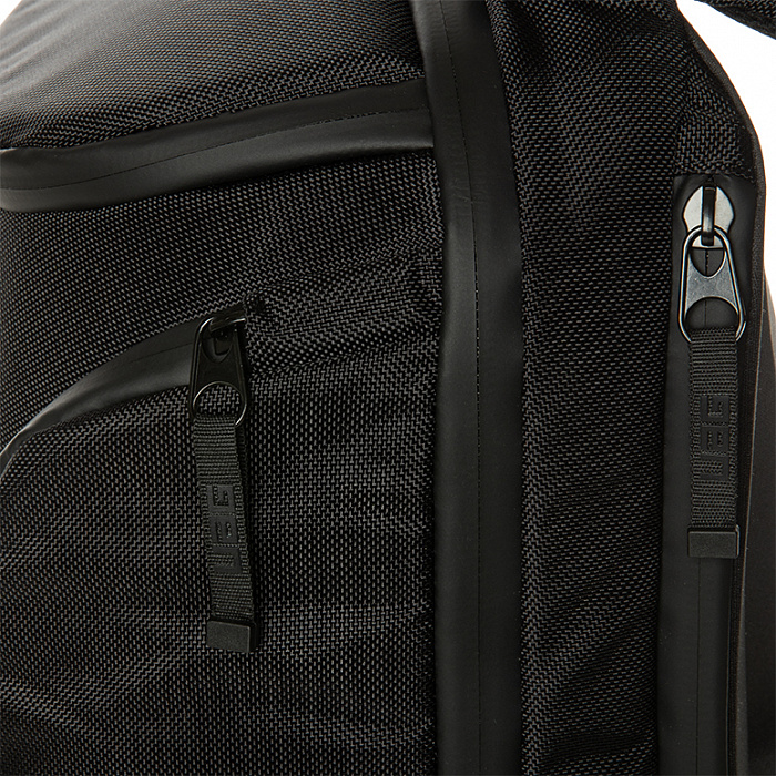 Рюкзак UAG Standard Issue 18L (982570114040) для ноутбука 13" (Black) купить в интернет-магазине icover