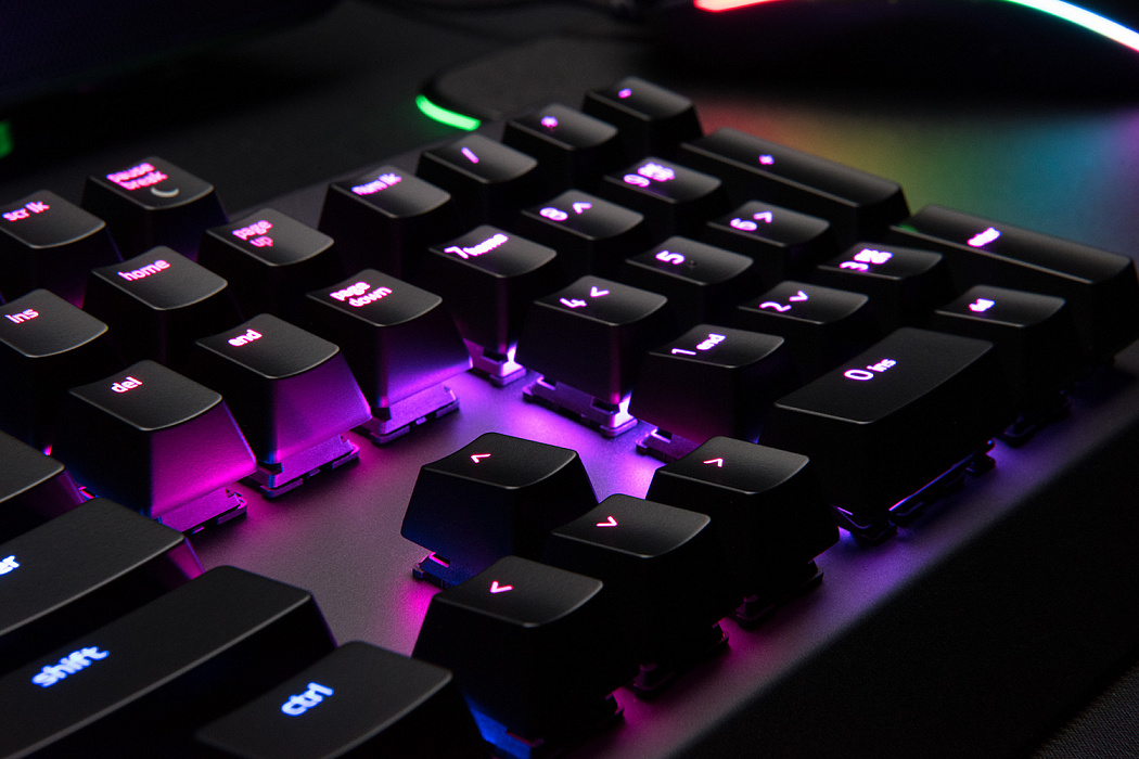 Игровая клавиатура Razer BlackWidow X Chroma RZ03-01760200-R3M1 (Black) купить в интернет-магазине icover