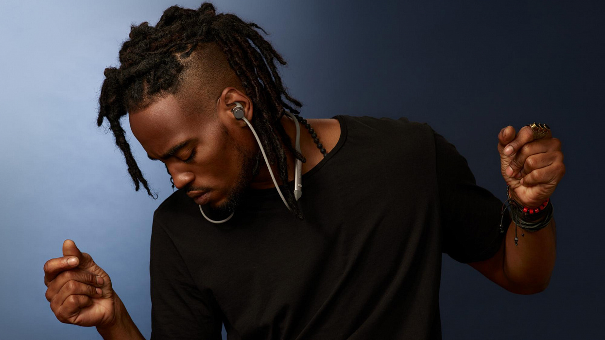 Bluetooth-наушники с микрофоном Bowers & Wilkins PI4 (Gold) купить в интернет-магазине icover