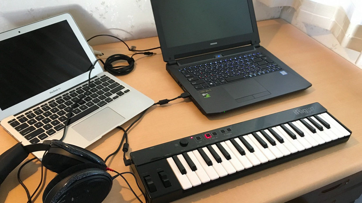 MIDI-клавиатура IK Multimedia iRig Keys 37 (Black) купить в интернет-магазине icover
