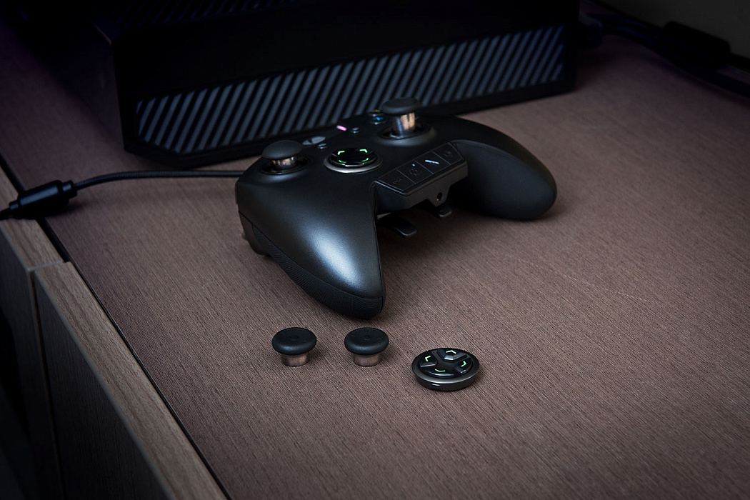 Геймпад Razer Wolverine Ultimate RZ06-02250100-R3M1 (Black) купить в интернет-магазине icover