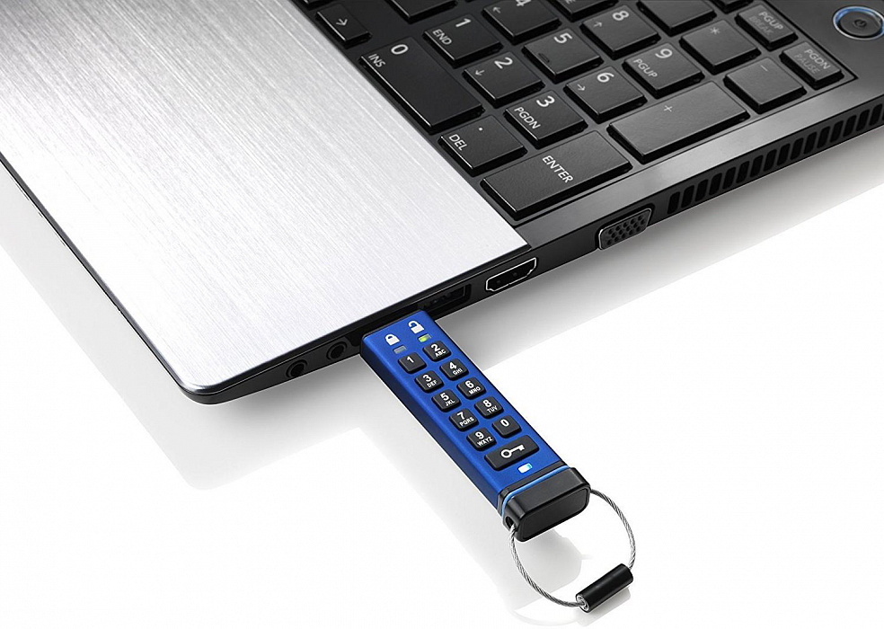 Защищенный флеш-накопитель iStorage DatAshur PRO 4Gb (Blue) купить в интернет-магазине icover