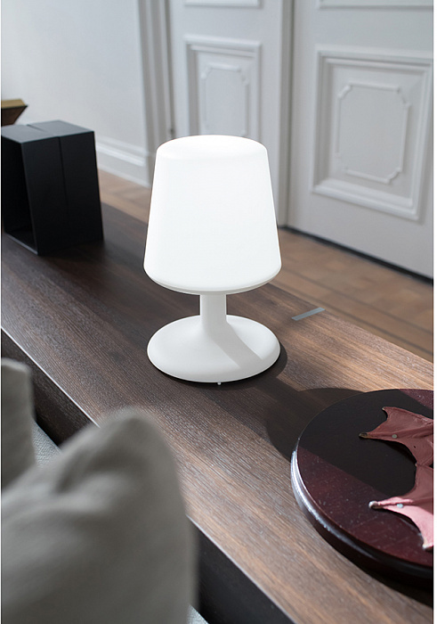 Лампа настольная Koziol LIGHT TO GO черная купить в интернет-магазине icover
