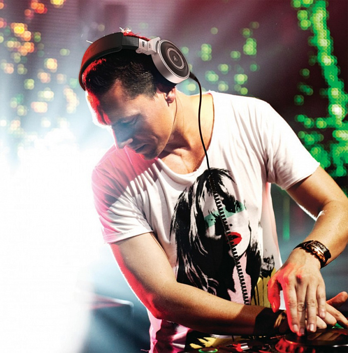 AKG K 267 Tiesto - мониторные наушники (Black) купить в интернет-магазине icover