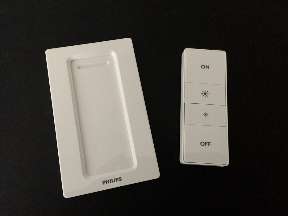 Комплект умных светодиодных ламп Philips Hue White and Color Ambiance E27 Starter Kit с пультом ДУ и блоком управления купить в интернет-магазине icover