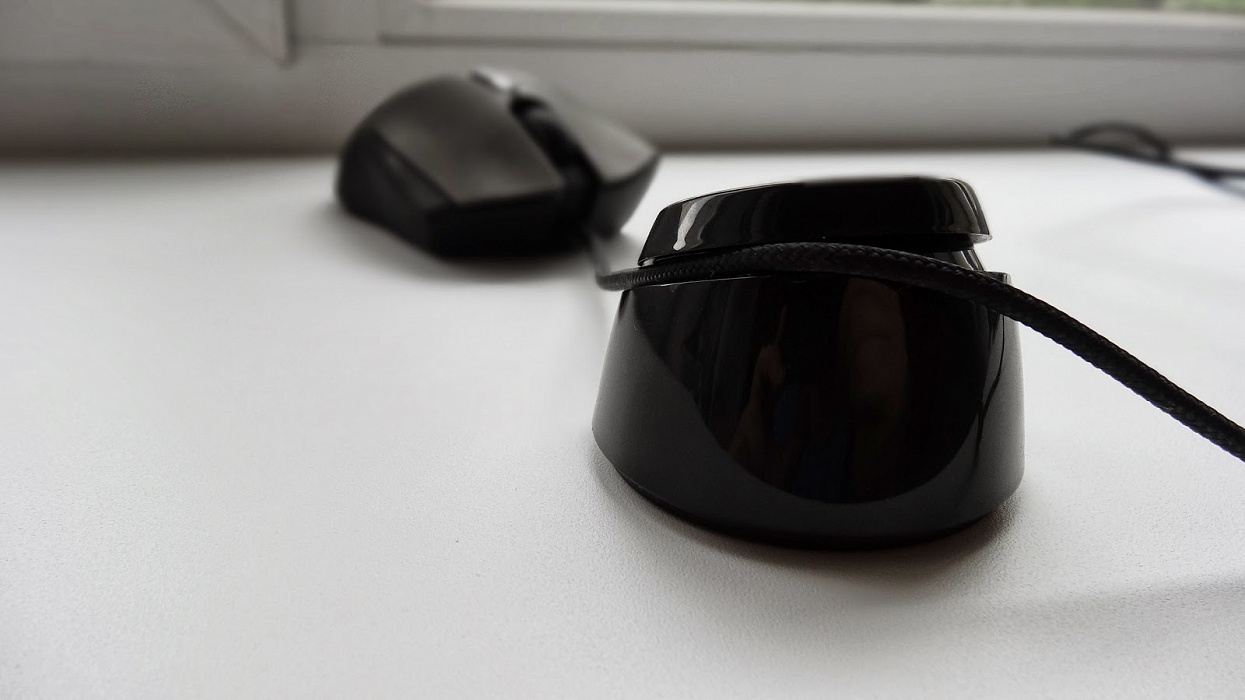 Razer Armadillo 2 (RZ41-00140200-R3M1) - держатель провода мыши (Black) купить в интернет-магазине icover