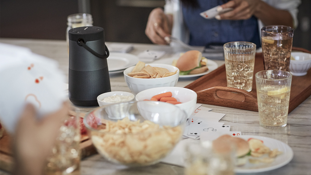 Беспроводная портативная акустика Bose SoundLink Revolve Plus 739617-2110 (Black) купить в интернет-магазине icover