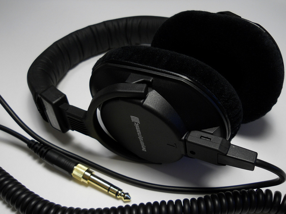 Beyerdynamic DT 250 80 Ohm - студийные наушники (Black) купить в интернет-магазине icover