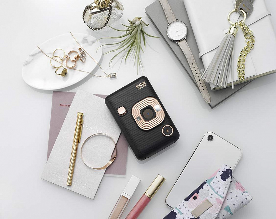 Фотоаппарат мгновенной печати Fujifilm Instax Mini LiPlay (Black) купить в интернет-магазине icover