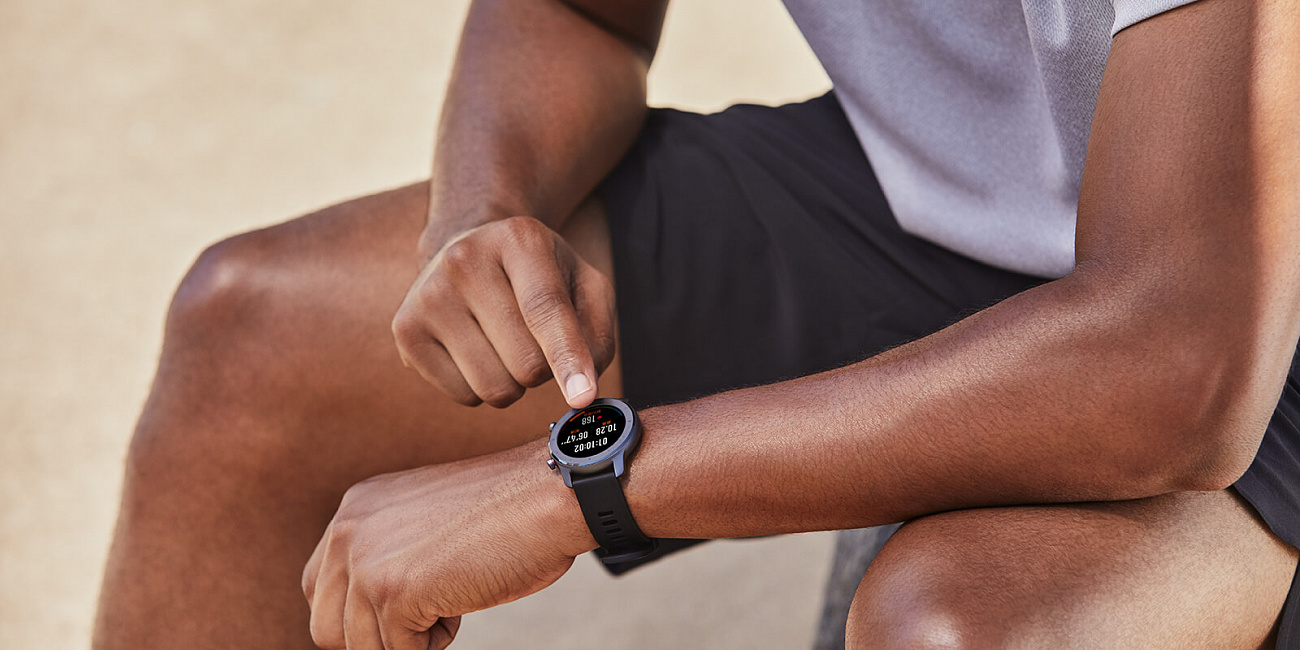 Умные часы Xiaomi Amazfit GTR 42mm EU (Black) купить в интернет-магазине icover