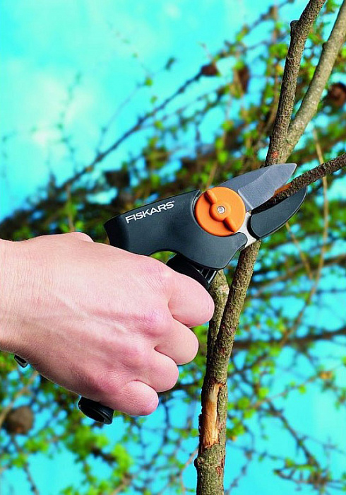 Fiskars P91 (111510) - контактный секатор с силовым приводом (Black) купить в интернет-магазине icover