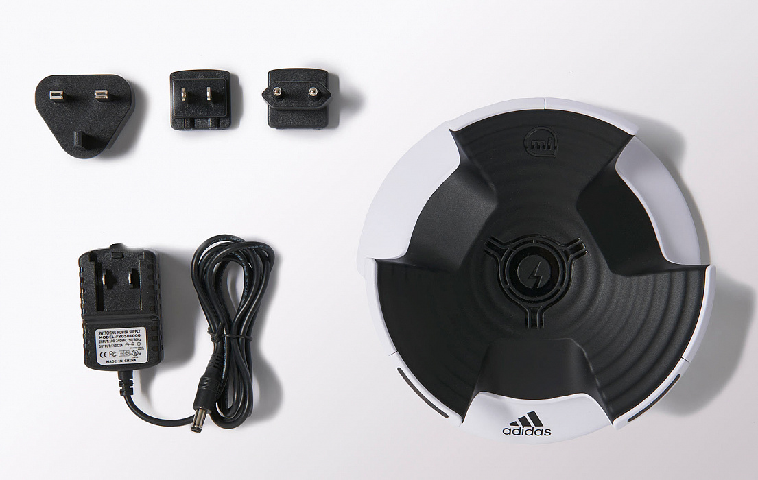 Полноразмерный умный футбольный мяч Adidas miCoach Smart Ball (Black/White) купить в интернет-магазине icover