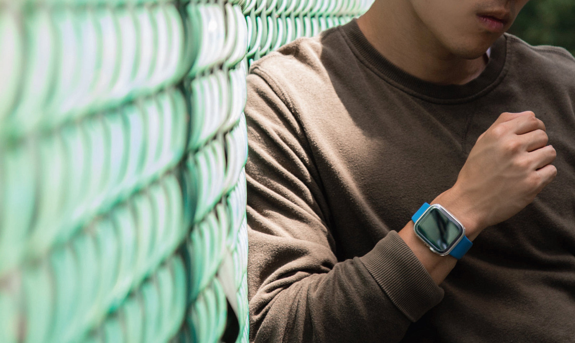 Чехол Uniq Garde (45MM-GARSMK) для Apple Watch 7 45 mm (Smoke grey) купить в интернет-магазине icover