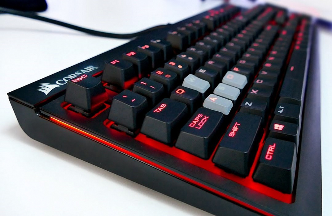 Игровая клавиатура Corsair Strafe CH-9000088-RU (Black) купить в интернет-магазине icover
