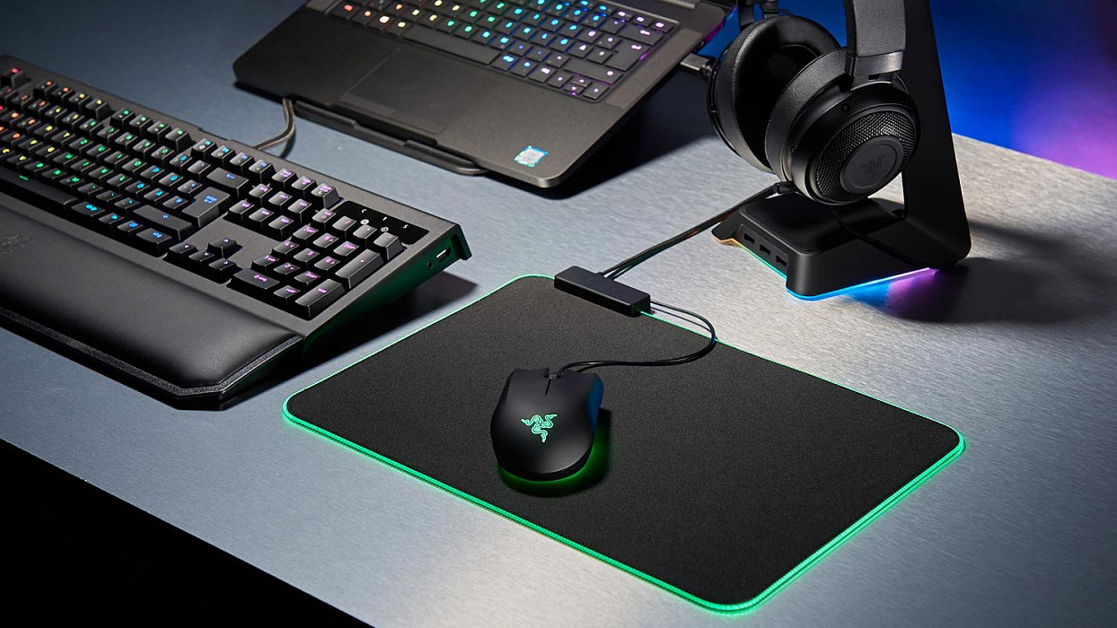 Коврик для мыши Razer Goliathus Chroma RZ02-02500100-R3M1 (Black) купить в интернет-магазине icover