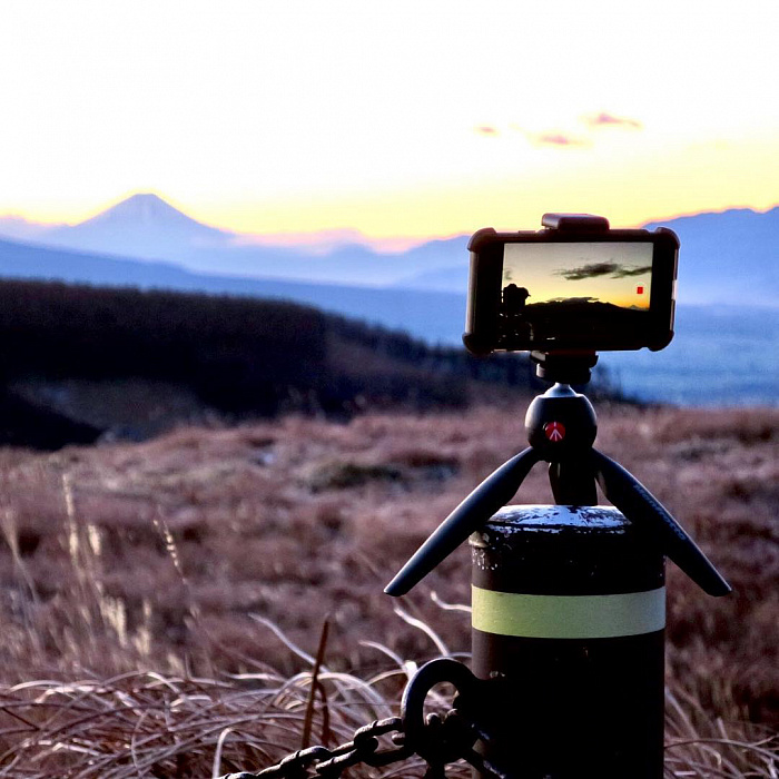 Универсальный держатель Manfrotto MCLAMP для смартфона (Black) купить в интернет-магазине icover
