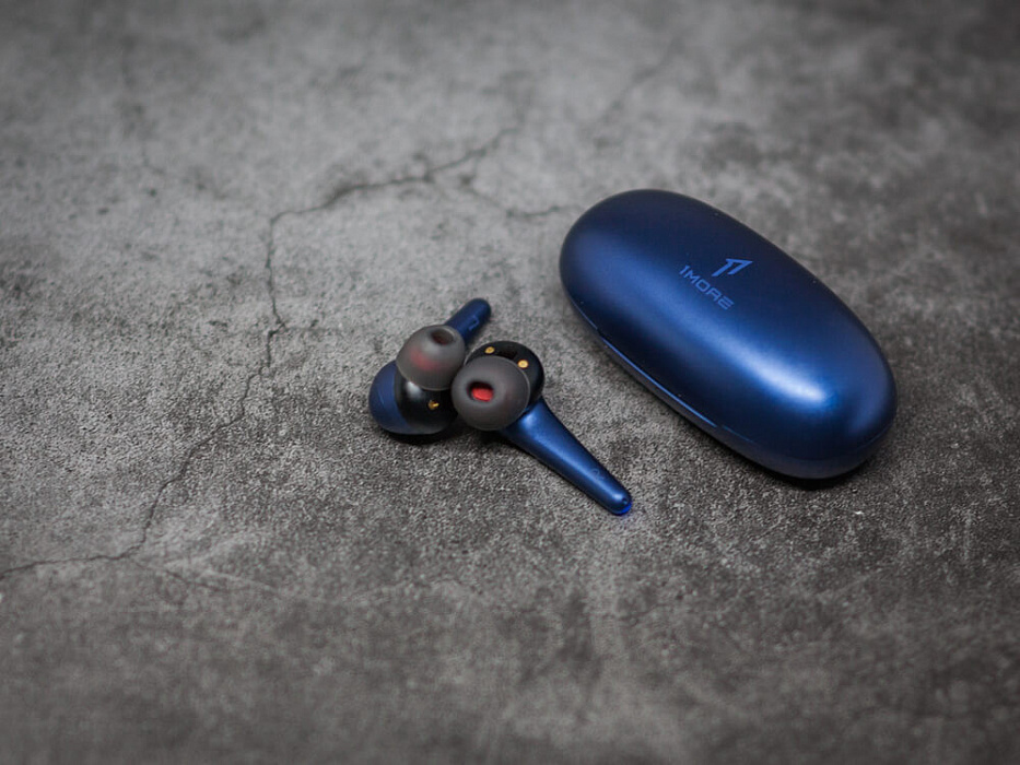 Bluetooth-наушники 1MORE ComfoBuds Pro (Blue) купить в интернет-магазине icover