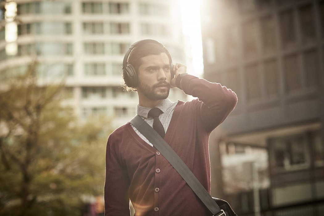 Bluetooth-наушники Bose QuietComfort 35 II с микрофоном (Midnight Blue) купить в интернет-магазине icover