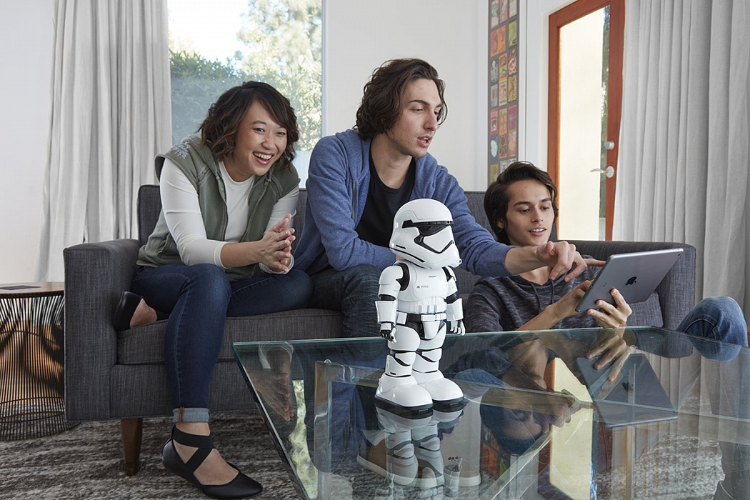 Интерактивный робот Ubtech Star Wars First Order Stormtrooper (White) купить в интернет-магазине icover