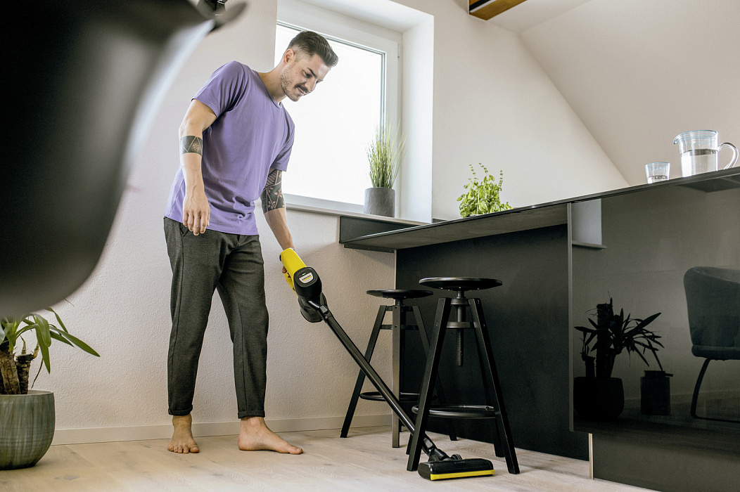 Пылесос Karcher VC 4 Cordless myHome (1.198-620.0) купить в интернет-магазине icover