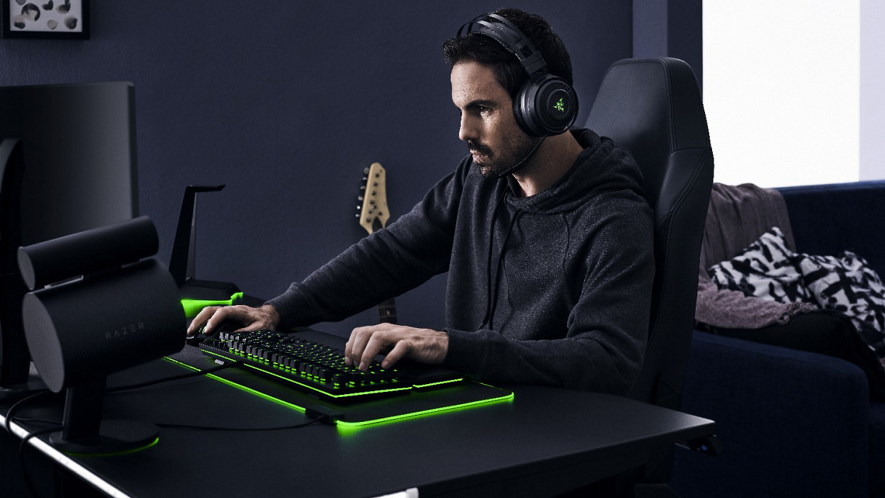 Игровая гарнитура Razer Nari Ultimate Wireless RZ04-02670100-R3M1 (Black/Green) купить в интернет-магазине icover