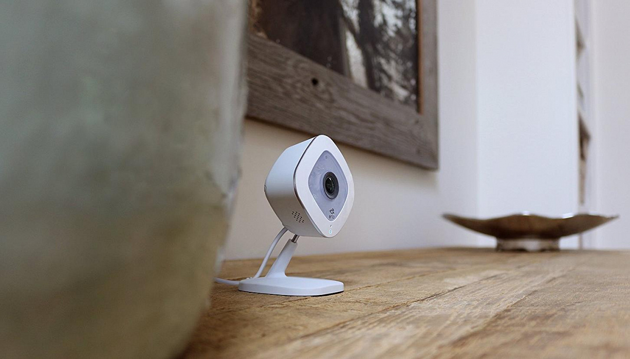 IP-камера Netgear Arlo Q (White) купить в интернет-магазине icover