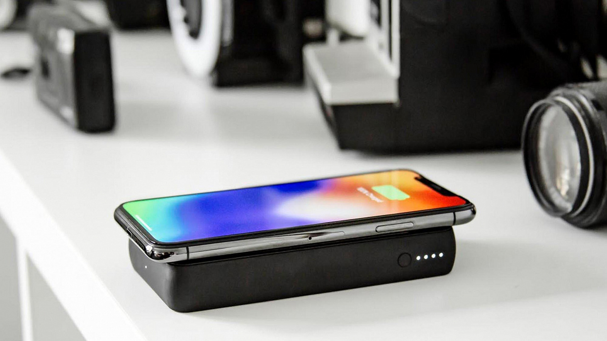 Внешний аккумулятор с функцией беспроводной зарядки Mophie Charge Stream Powerstation 10000 mAh 401101513 (Black) купить в интернет-магазине icover