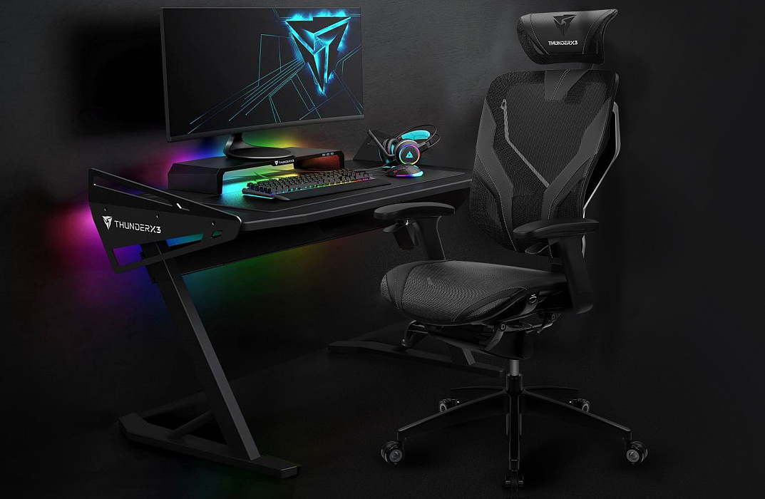 Игровое кресло ThunderX3 YAMA7 (Black) купить в интернет-магазине icover