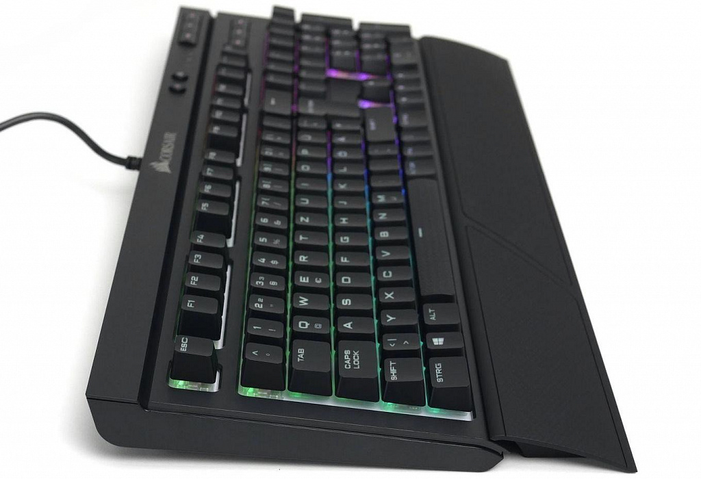 Игровая клавиатура Corsair K68 Cherry RGB CH-9102010-RU (Black) купить в интернет-магазине icover