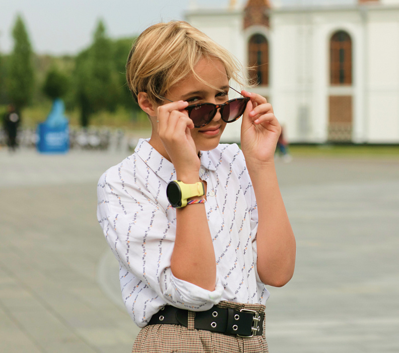 Детские умные часы Elari KidPhone 4GR (Yellow) купить в интернет-магазине icover