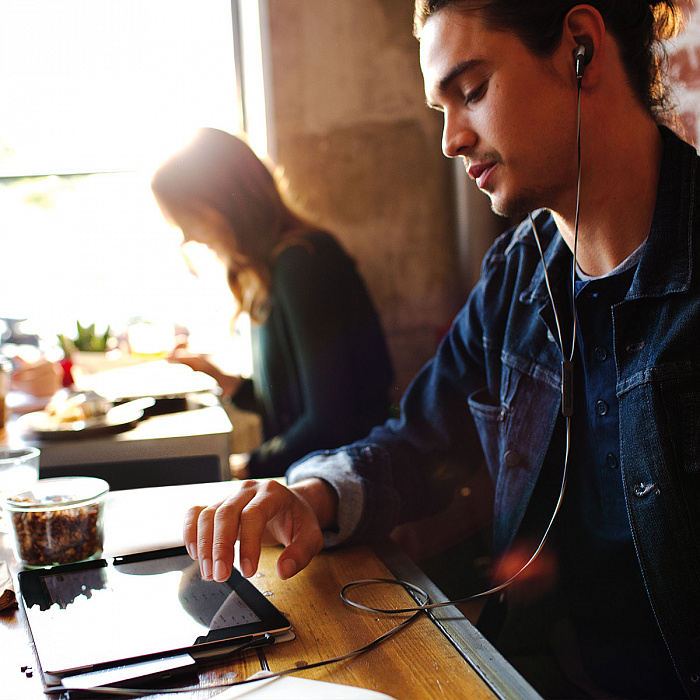 Вставные наушники Bose QuietComfort 20i QC20i для iPhone/iPod/iPad (Black) купить в интернет-магазине icover