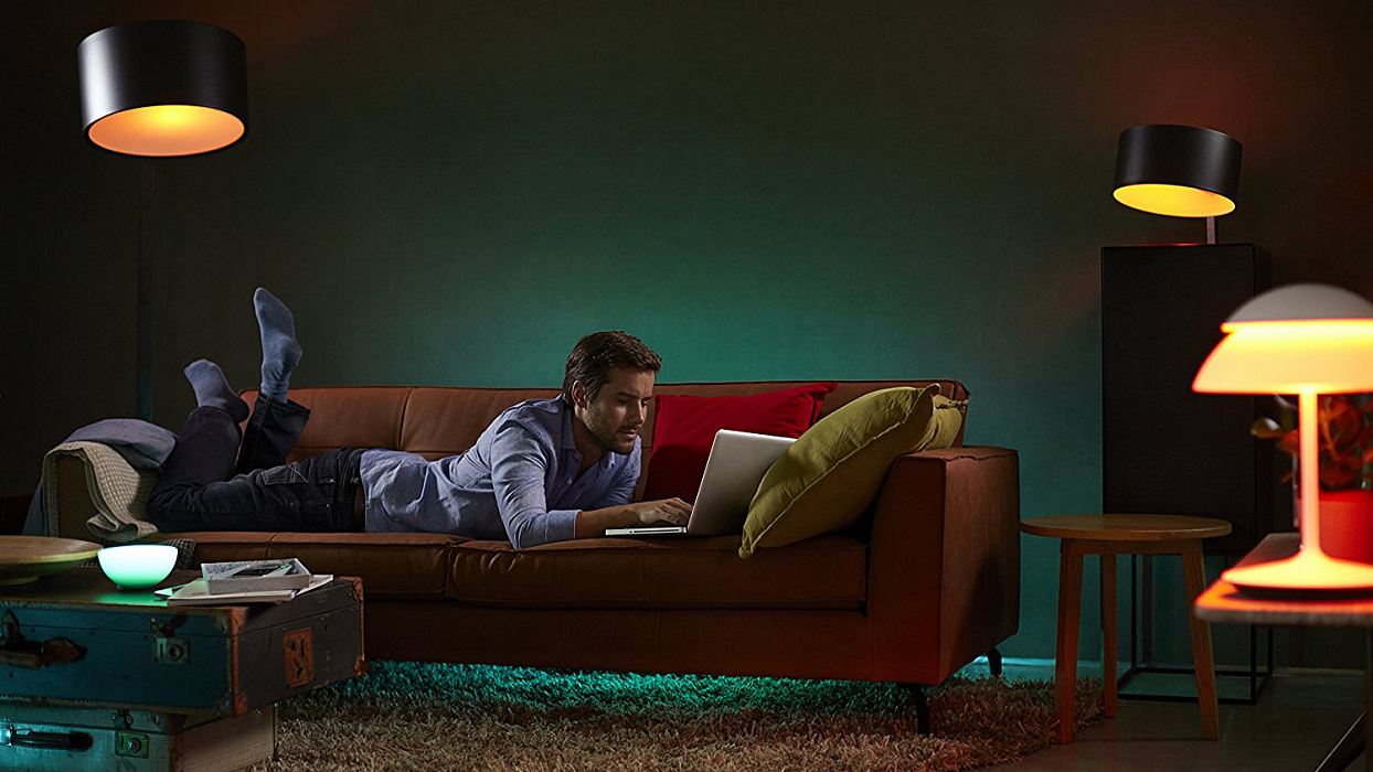 Умная светодиодная лампа Philips Hue White and Color Ambiance GU10 (929000261705) купить в интернет-магазине icover