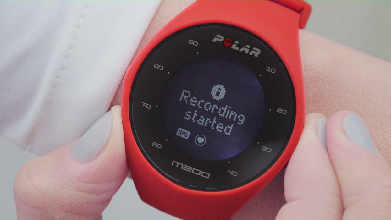GPS фитнес-часы Polar M200 (Red) купить в интернет-магазине icover