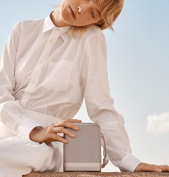 Портативная акустика Bang & Olufsen BeoPlay P6 (Limestone) купить в интернет-магазине icover