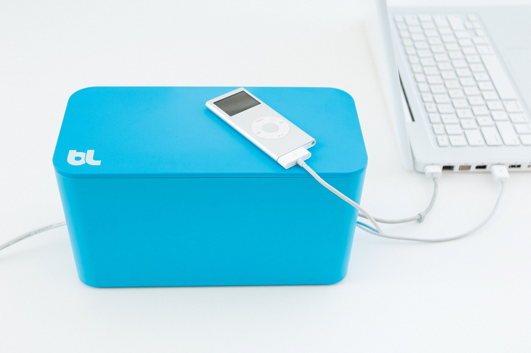 Бокс для сетевого фильтра Bluelounge CableBox Mini BLUCBM-BLU (Blue) купить в интернет-магазине icover