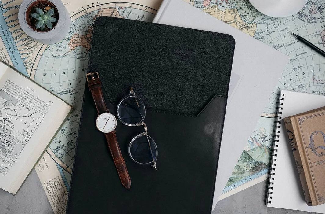 Чехол Stoneguard 531 (SGL531MB14PR-BL) для MacBook Pro 14 (Black) купить в интернет-магазине icover