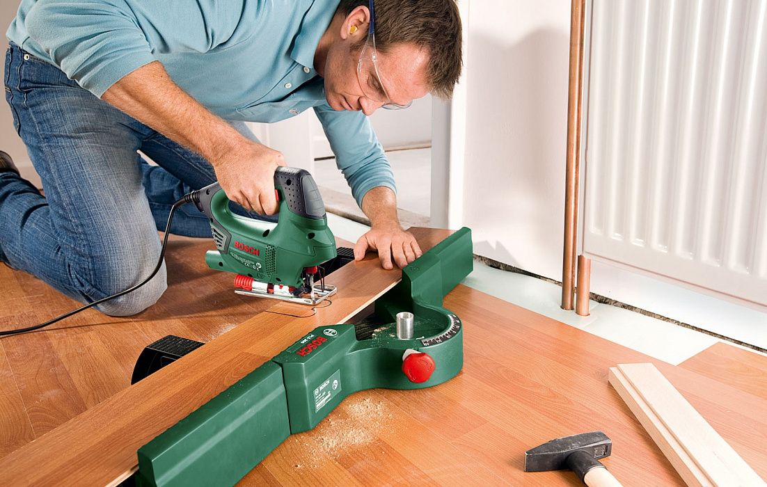 Bosch PST 900 PEL (0.603.3A0.220) - электрический лобзик (Green/Black) купить в интернет-магазине icover