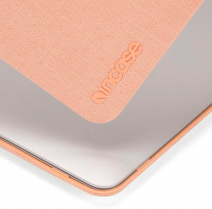 Чехол Incase Hardshell Woolenex (INMB200616-BLP) для MacBook Air 13" 2018 (Blush Pink) купить в интернет-магазине icover