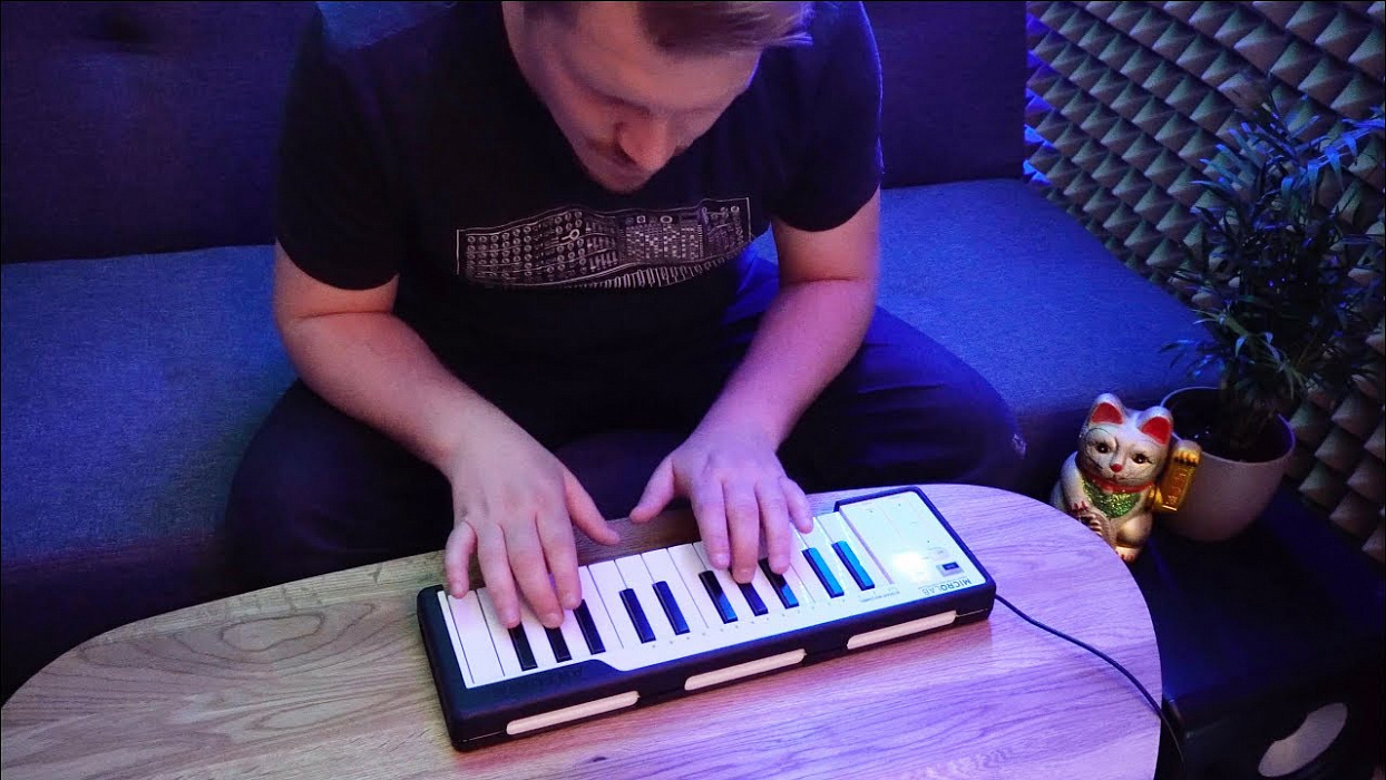 MIDI-клавиатура Arturia Microlab (Black) купить в интернет-магазине icover