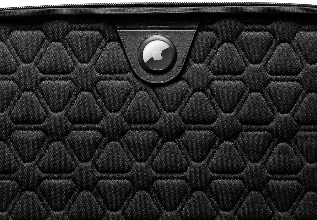 Чехол Spigen Rugged Armor Pro (AFA04271) для MacBook Pro 16" (Black) купить в интернет-магазине icover