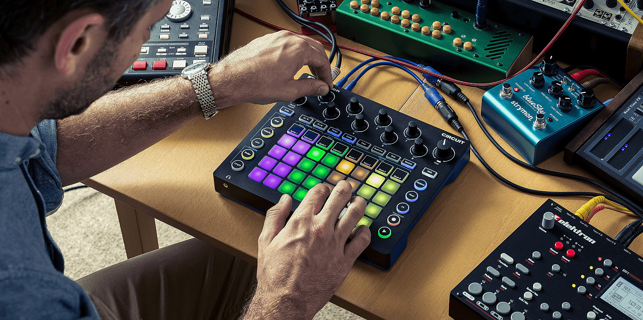 MIDI-контроллер Novation Circuit A061041 (Black) купить в интернет-магазине icover