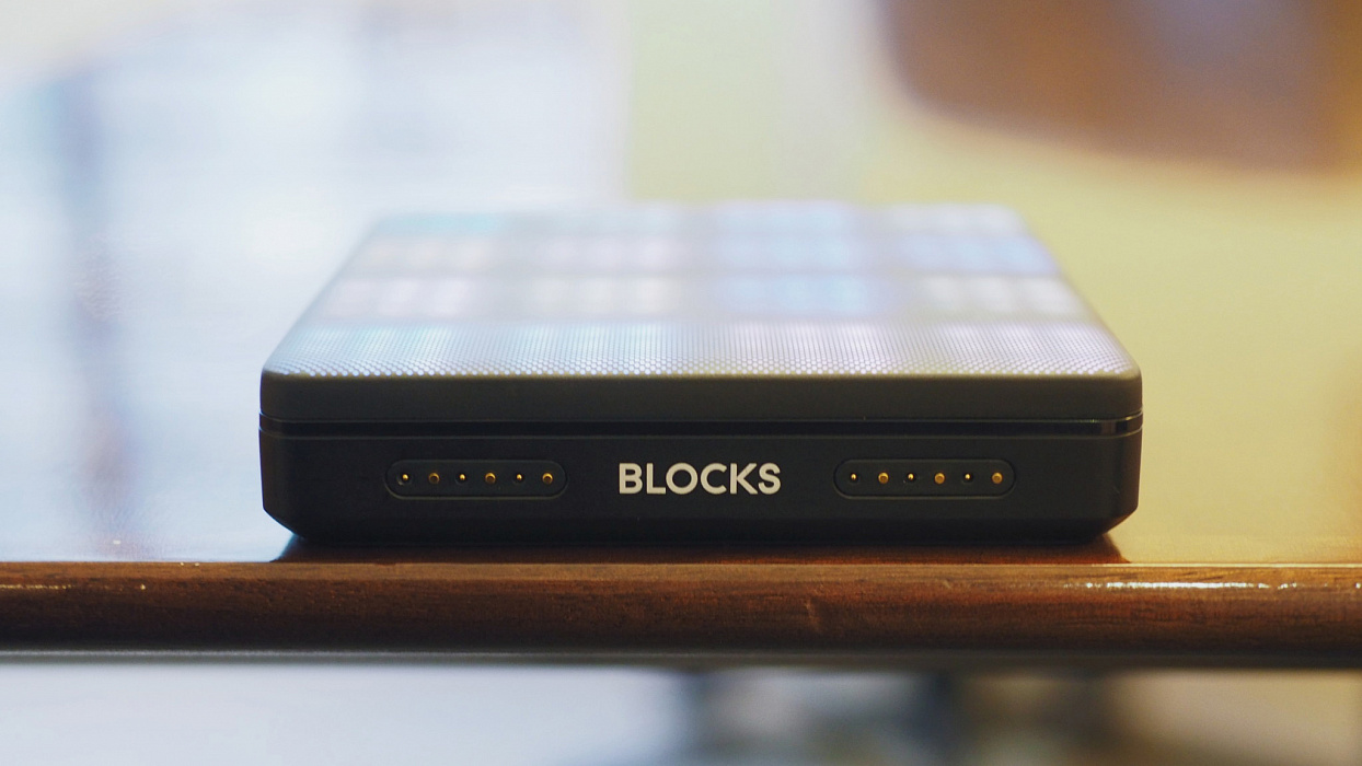 MIDI-контроллер ROLI Lightpad Block A068131 (Black) купить в интернет-магазине icover