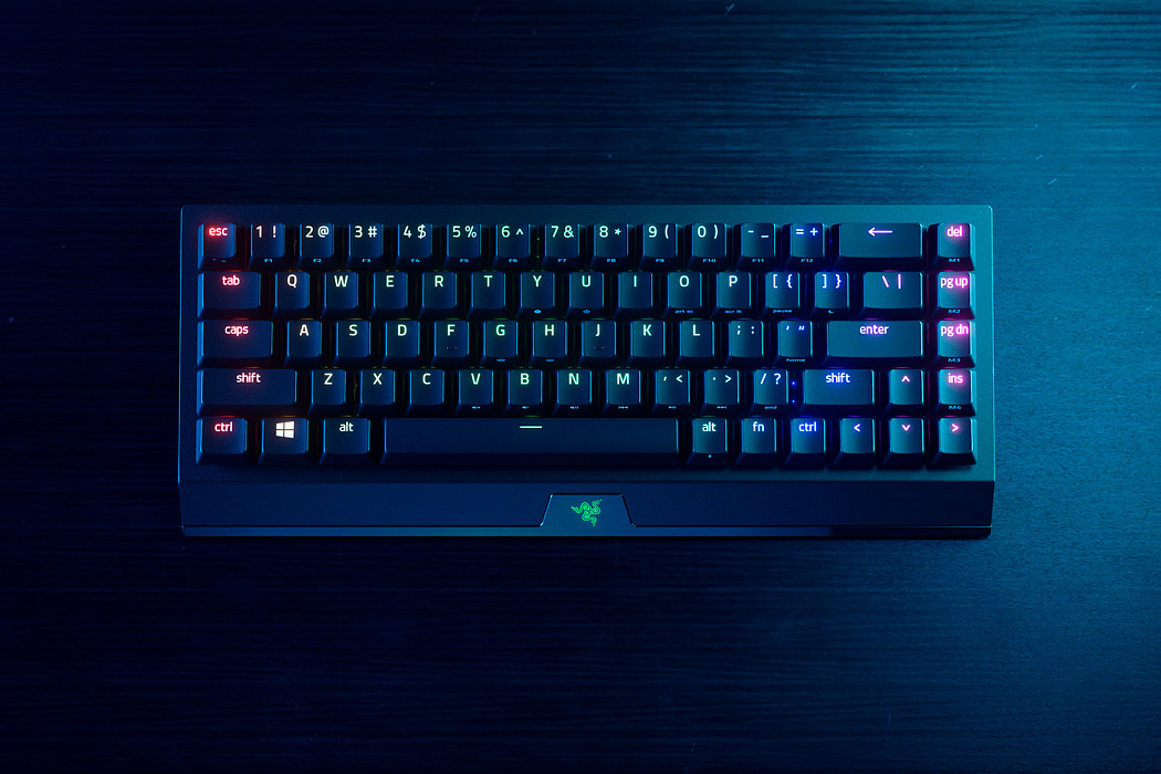 Игровая клавиатура Razer BlackWidow V3 Mini HyperSpeed Green Switch Russian Layout (RZ03-03891600-R3R1) купить в интернет-магазине icover