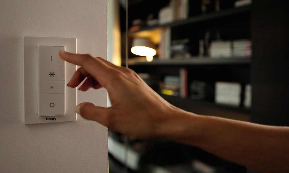Умные светодиодные лампы Philips Hue White and Color Ambiance Starter Kit E27 2 шт (8718699701352) купить в интернет-магазине icover